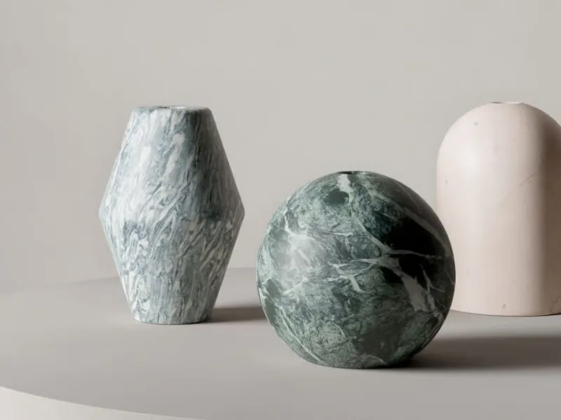Vaso mono fiore in pietra, Mono di Salvatori