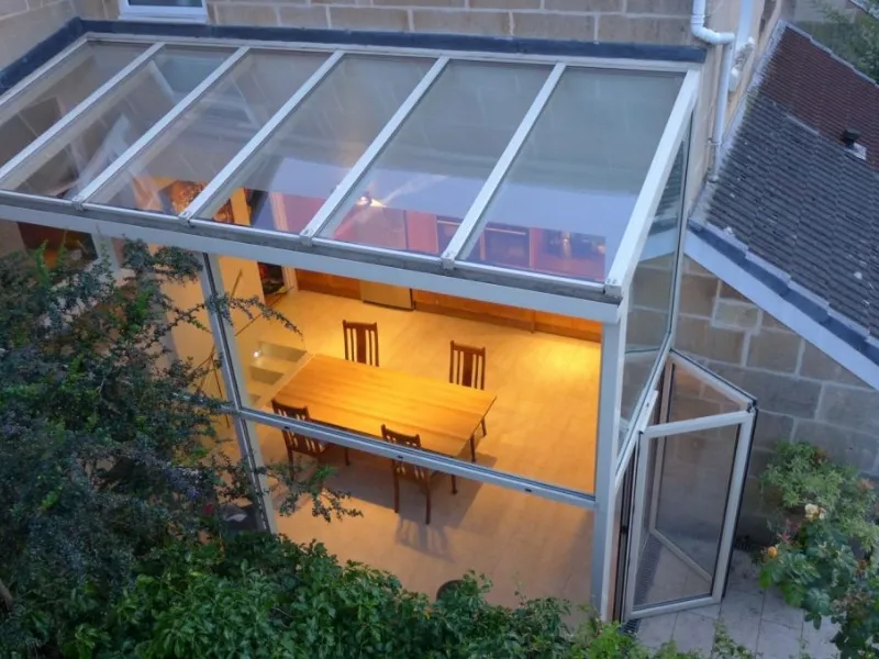 Anche il tipo di vetro influisce sul prezzo della veranda