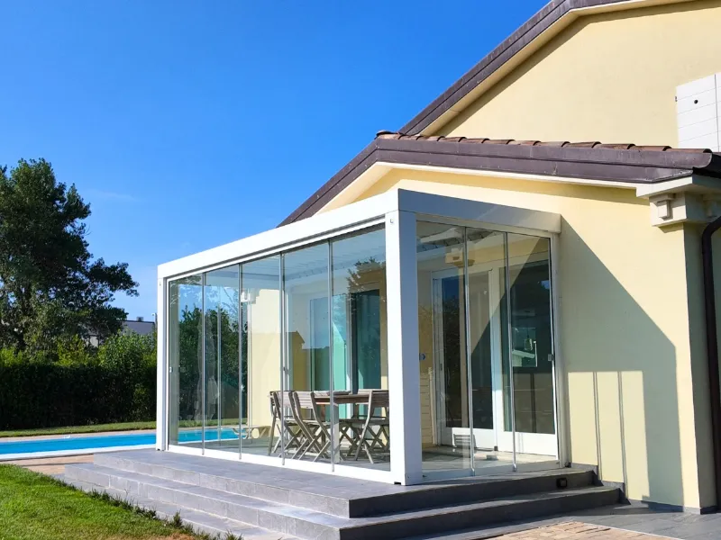 Pergola chiusa con vetri