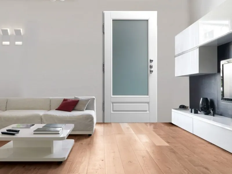 Porta ingresso con vetro antisfondamento