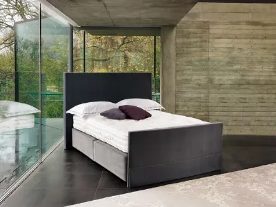 Camera da letto con vetrata