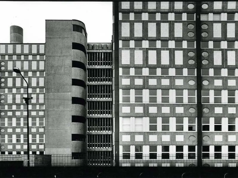 Palazzo per uffici, Corso Europa 22, Milano, costruito tra il 1955 e il 1957